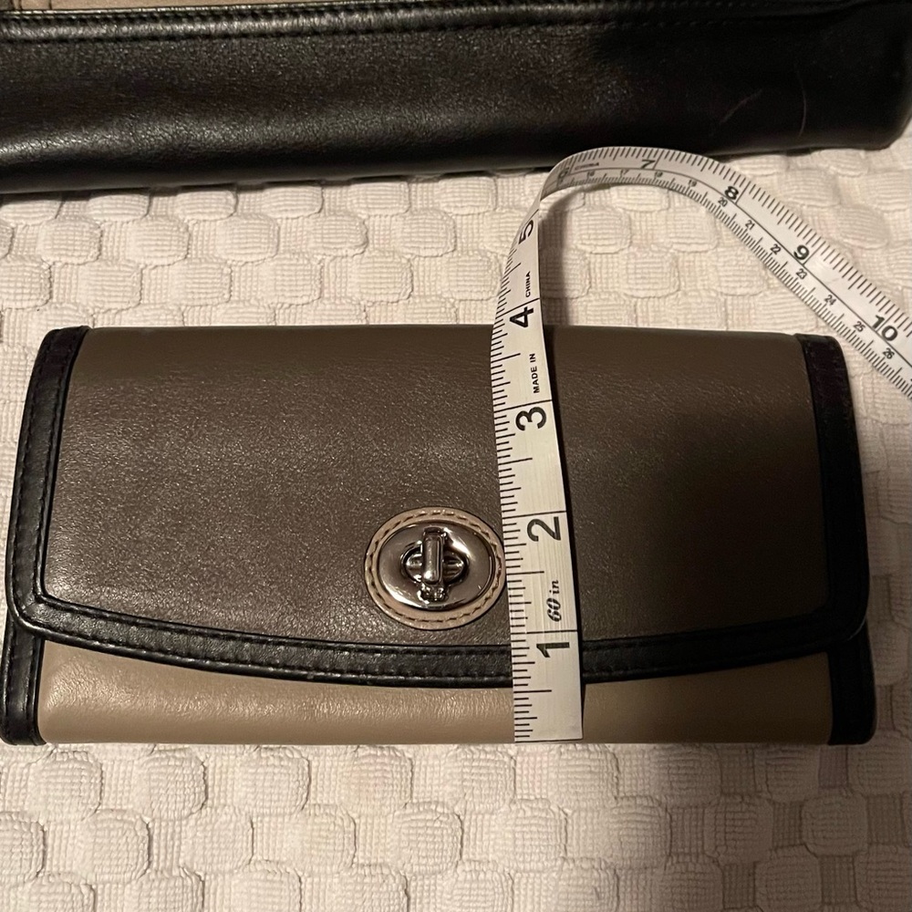 Coach Legacy Leather Wallet in grey, taupe & black with turnkey closure in EUC - Picture 6 of 6